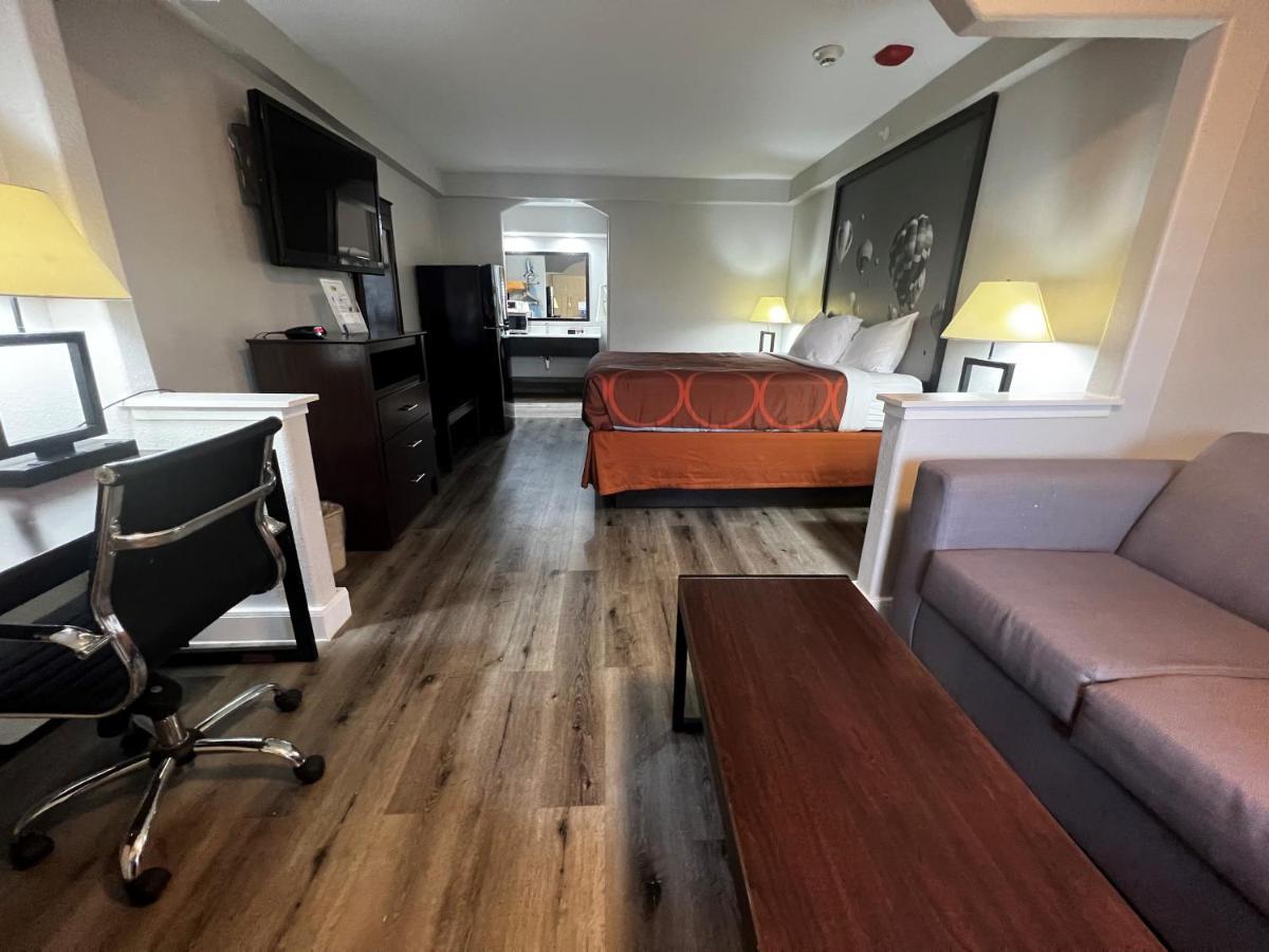 Super 8 By Wyndham Mont Belvieu - Baytown East Hotel Kültér fotó